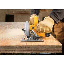 DeWalt® 15 Amp Corded 7 1/4-Inch Lightweight Circular Saw -Home Tools Store 520fb597 d69a 4383 94aa d6e777424071