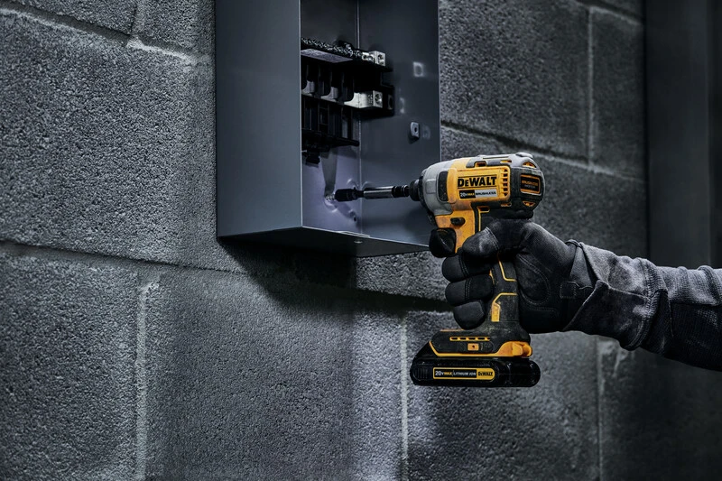DeWalt® 20V MAX Brushless Impact Dr Kit 1 DeWalt® 20V MAX Brushless Impact Dr Kit